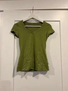 Vintage Jacob Olive Green V-Neck Short Sleeve Tee